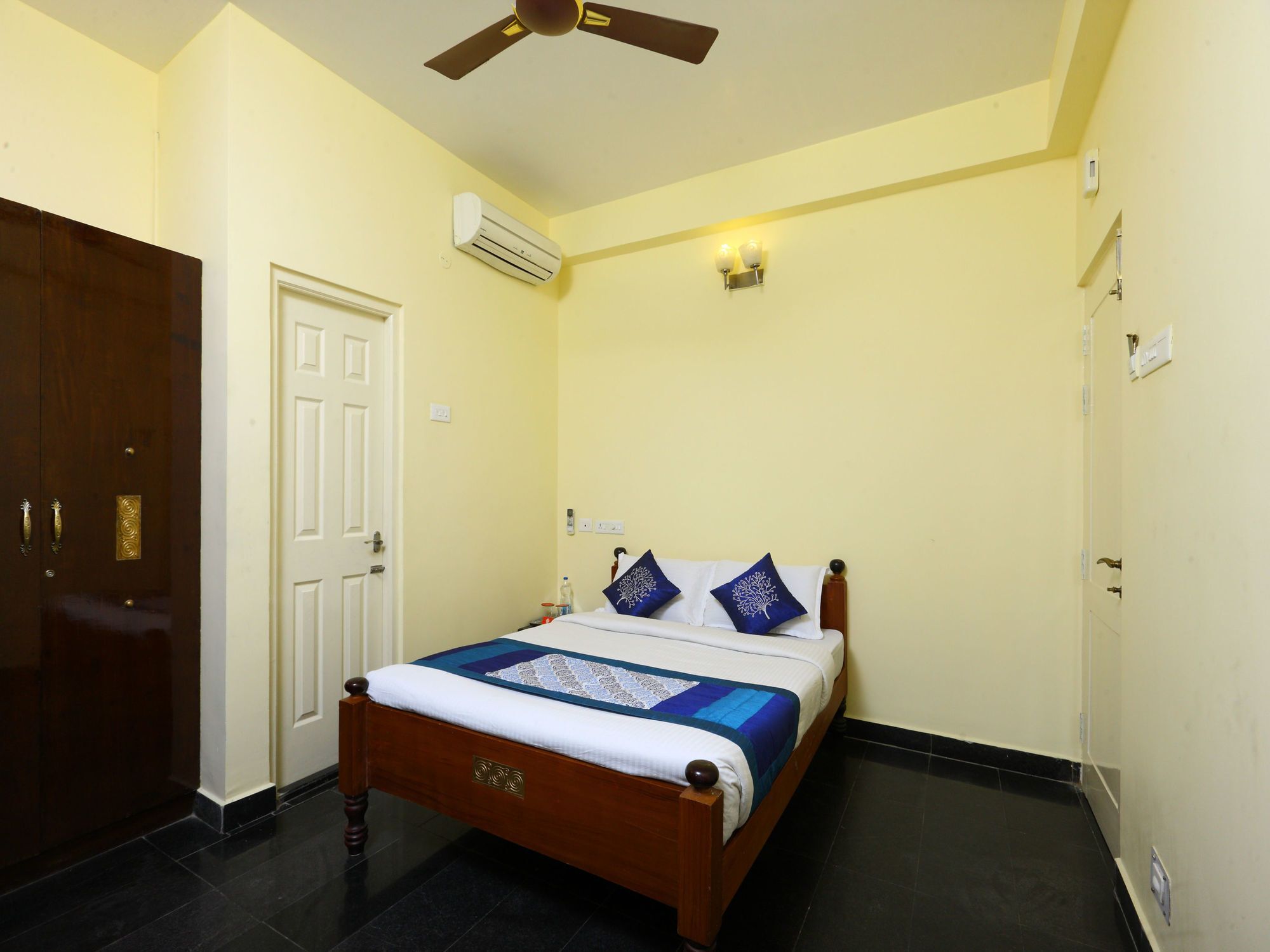 Oyo 10630 Hotel Nano Turf Maduráj Kültér fotó