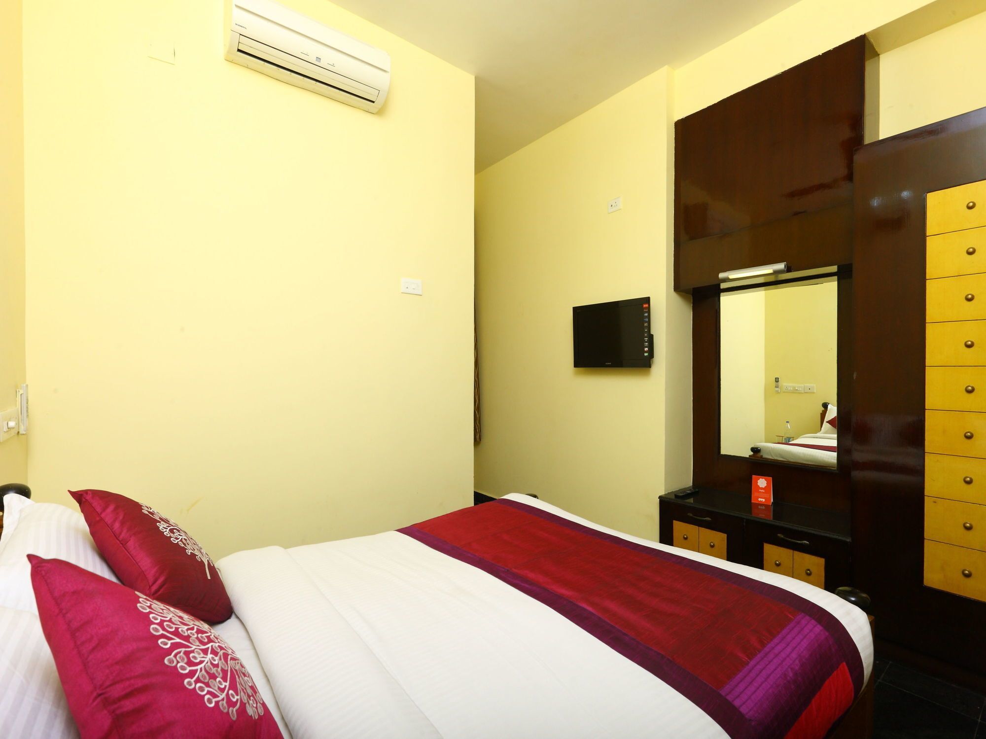 Oyo 10630 Hotel Nano Turf Maduráj Kültér fotó