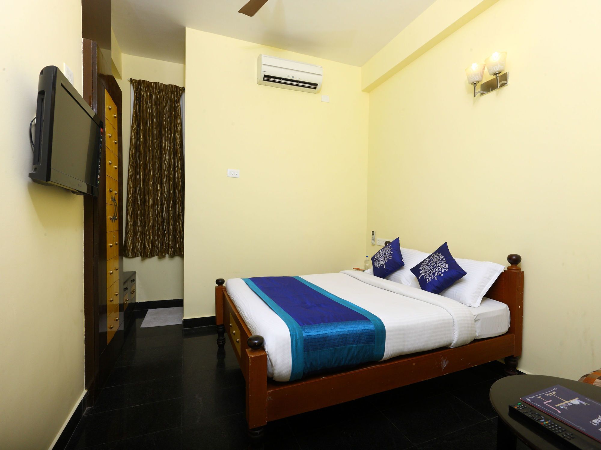 Oyo 10630 Hotel Nano Turf Maduráj Kültér fotó