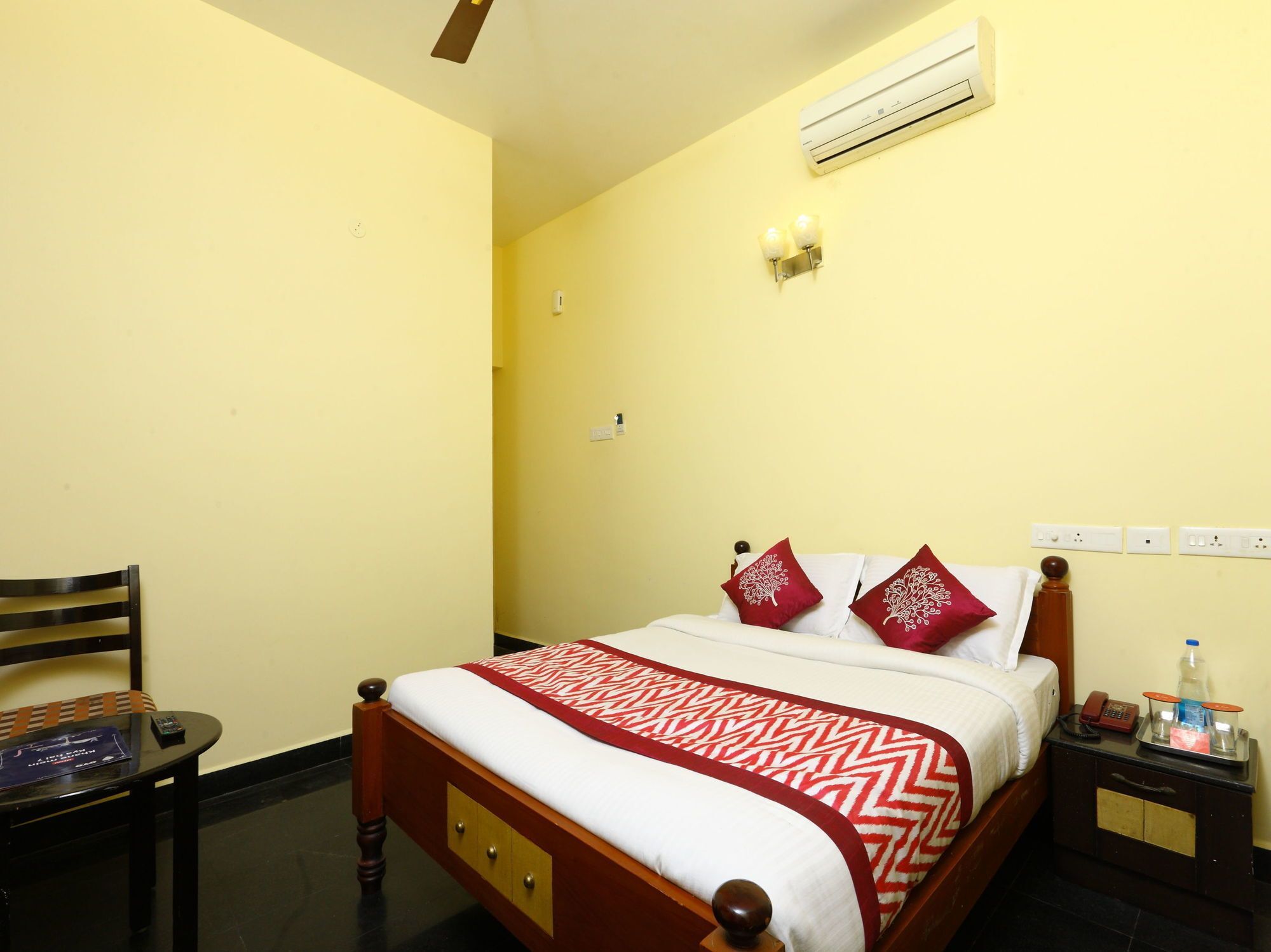 Oyo 10630 Hotel Nano Turf Maduráj Kültér fotó